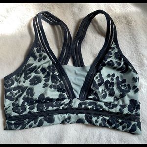 Victoria Secret Sports Bra Size Small